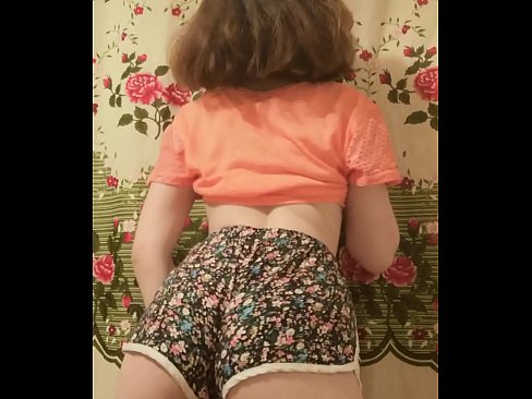 ❤️ Sexy mladá kočka svléká šortky před kamerou. ❤❌ Šukání video u cs.wassell.ru ﹏