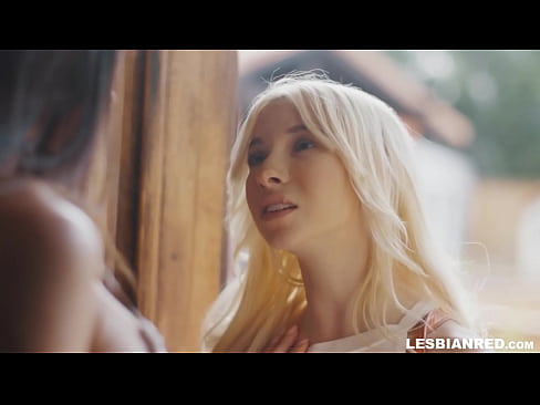 ❤️ Dívka se po několika měsících vrátí domů a skončí u lízání kundy své nevlastní matky ❤❌ Šukání video u cs.wassell.ru ﹏